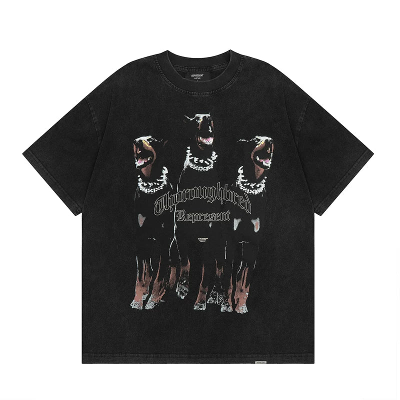 REPRESENT, a trendy brand from Europe and America, is a vintage washed black short sleeved T-shirt for Doberman Inu. It is a loose cotton T-shirt for both men and women
