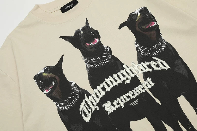 REPRESENT, a trendy brand from Europe and America, is a vintage washed black short sleeved T-shirt for Doberman Inu. It is a loose cotton T-shirt for both men and women